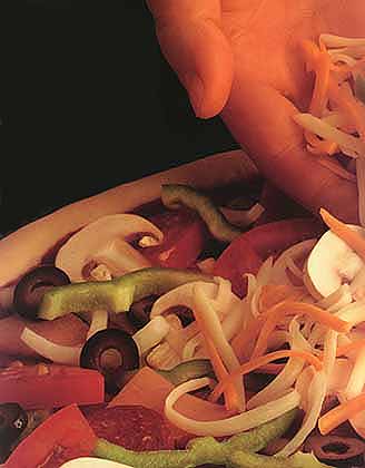 makepizzaA.jpg (15613 bytes)